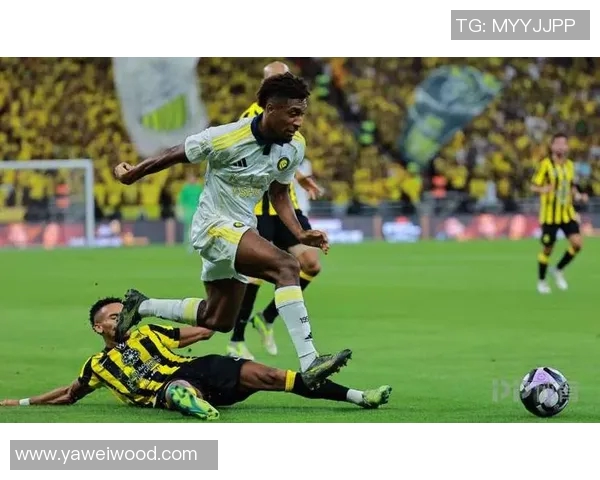 德尚调侃科曼在沙特联赛踢球假期生活引发关注 德尚调侃科曼在沙特联赛踢球假期生活引发关注