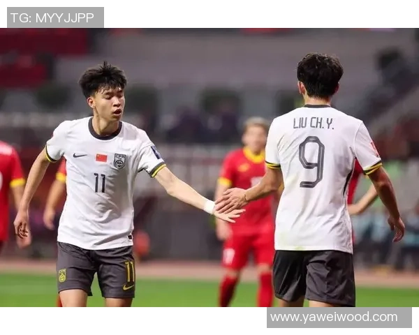 U23国足迎战乌兹别克斯坦王钰栋李昊先发杨希李镇全力出战 U23国足迎战乌兹别克斯坦王钰栋李昊先发杨希李镇全力出战