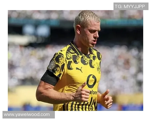 德天空报道多特蒙德与17岁左后卫普拉特斯达达成口头协议报价近千万遭拒 德天空报道多特蒙德与17岁左后卫普拉特斯达达成口头协议报价近千万遭拒